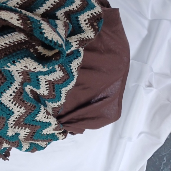 BCBGMaxAzria Kimono Crochet Zig-Zag Dress, Ptp=18, Length=42", Stretchy - Picture 7 of 9